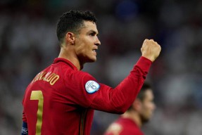 kaiyun-C罗新星重返赛场表现突出,雄鹿前途光明!气势如虹延续-kaiyun