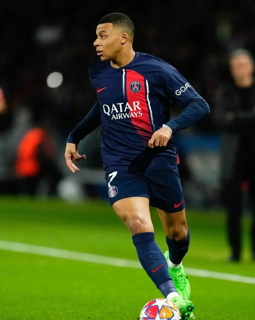 出色防守引爆全场！，姆巴佩意外战胜巴塞罗那气势如虹延续