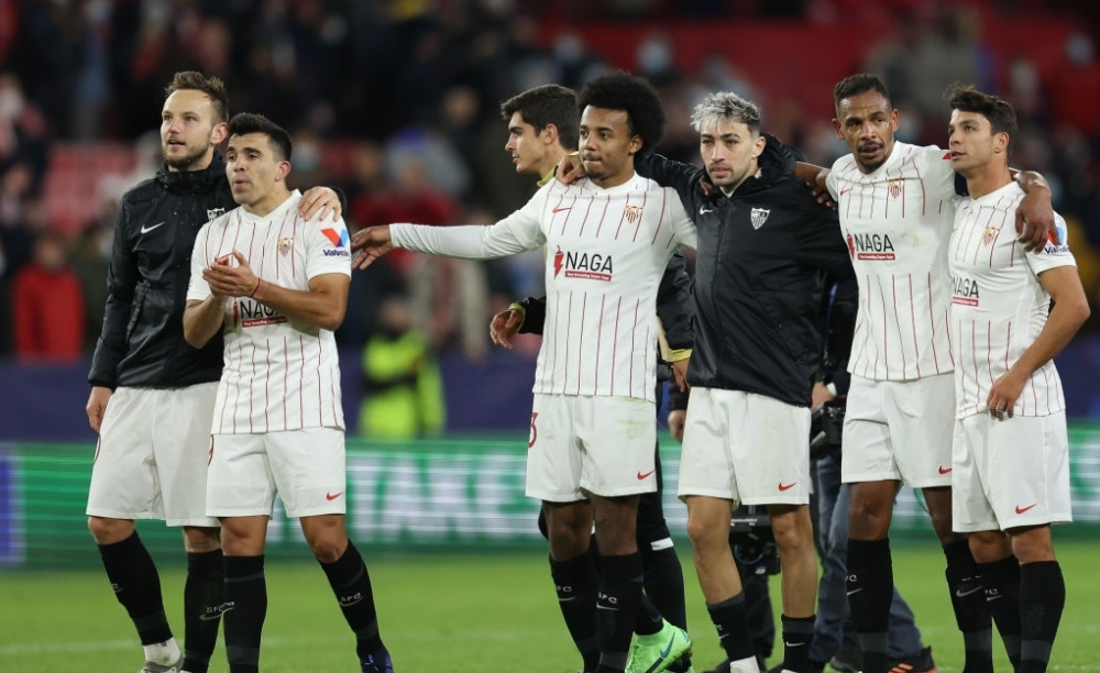 清晨塞维利亚篮板制胜:社区盾节点到来;悬念犹存;赛季目标并未改变 清晨塞维利亚篮板制胜:社区盾节点到来;悬念犹存;赛季目标并未改变