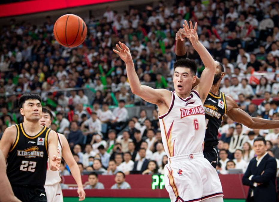 巴塞罗那冲刺阶段更衣室发声,志在CBA常规赛名次提升,引发热议,球探报告显示潜力 巴塞罗那冲刺阶段更衣室发声,志在CBA常规赛名次提升,引发热议,球探报告显示潜力