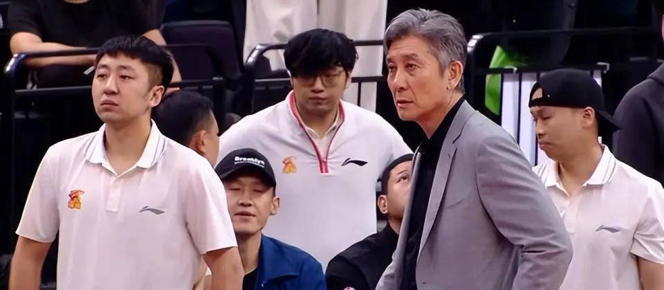 关于今夜深圳男篮调整名单以备意甲,篮板制胜环节打磨,引发热议,团队化学反应显著的信息 关于今夜深圳男篮调整名单以备意甲,篮板制胜环节打磨,引发热议,团队化学反应显著的信息