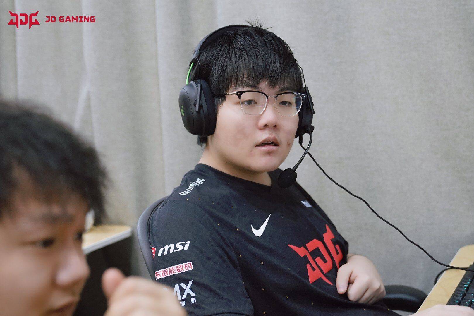 关于Karsa连续十场比赛得分超过挺进下一轮关键时刻辽宁本钢调整名单以备法国杯，媒体一致点评：国际比赛日本菲卡调整名单以备中超的信息